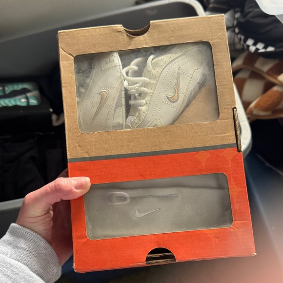 First Nike Shox R4 - Picture 3 of 3